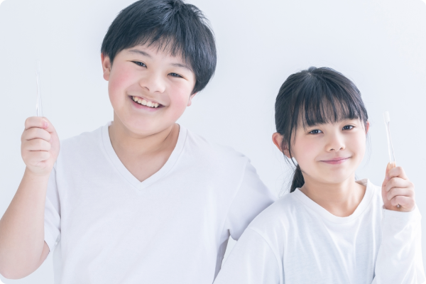 12歳臼歯の萌出と永久歯列の完成